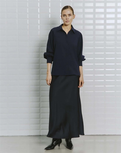 Withblack - Dagmar WBL Sateen Maxi Nederdel - Midnight Blue